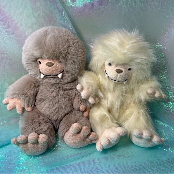 SOLD DO NOT POACH PICS OR TEXT PLEASE! BNWT Jellycat Bo Bigfoot & Yani Yeti - Picture 3 of 9